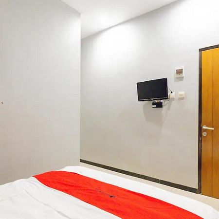 Reddoorz @ Manukan Surabaya Buitenkant foto