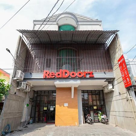 Reddoorz @ Manukan Surabaya Buitenkant foto